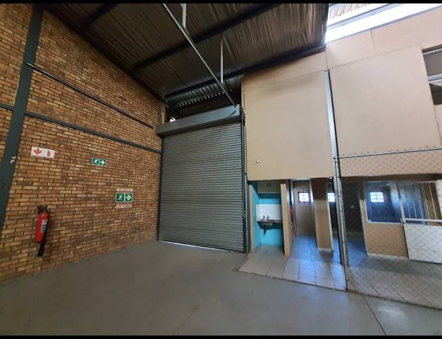 240M² WAREHOUSE TO LET IN DRIEHOEK
